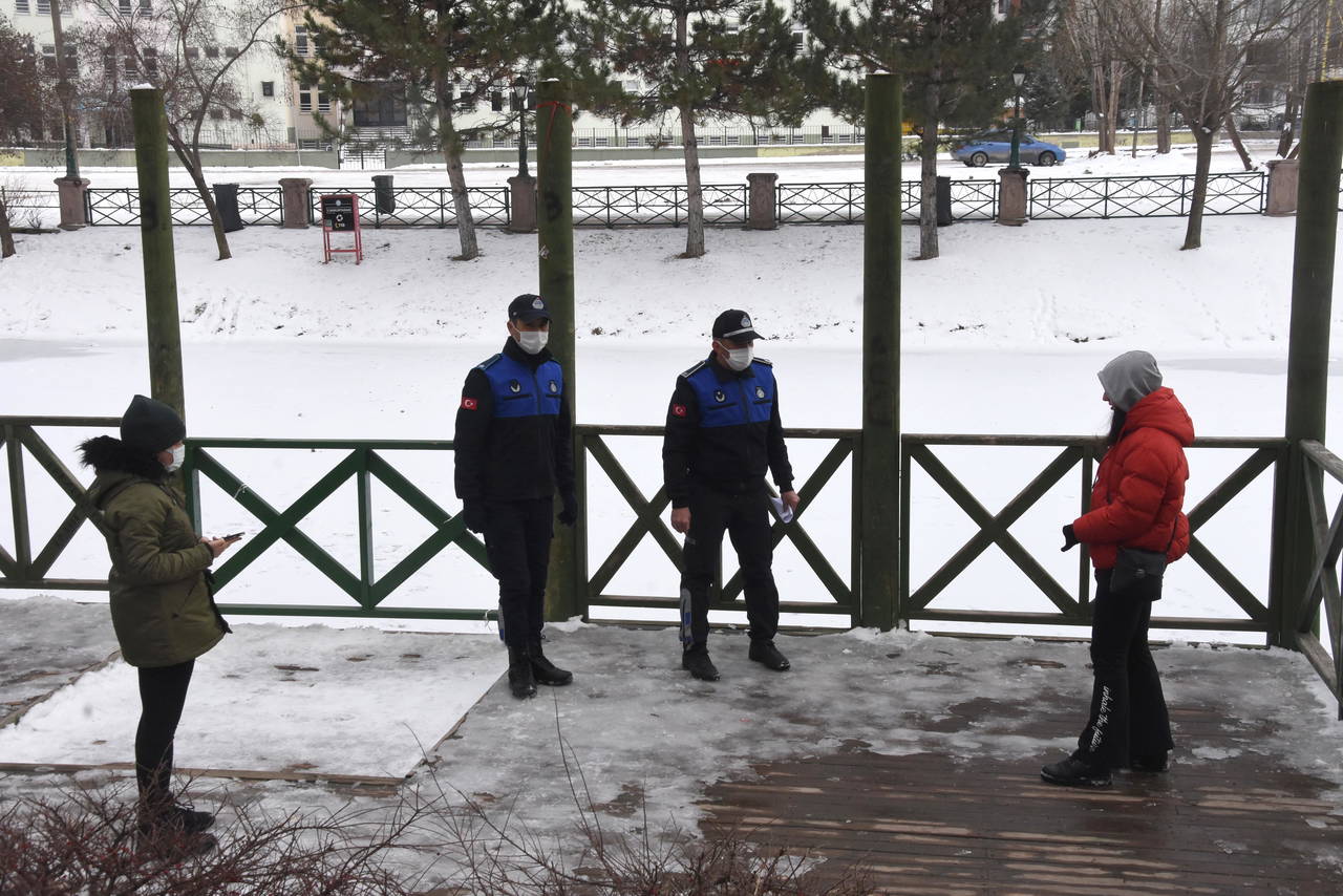Eskişehir Porsuk Çayı'nda 'buz' alarmı