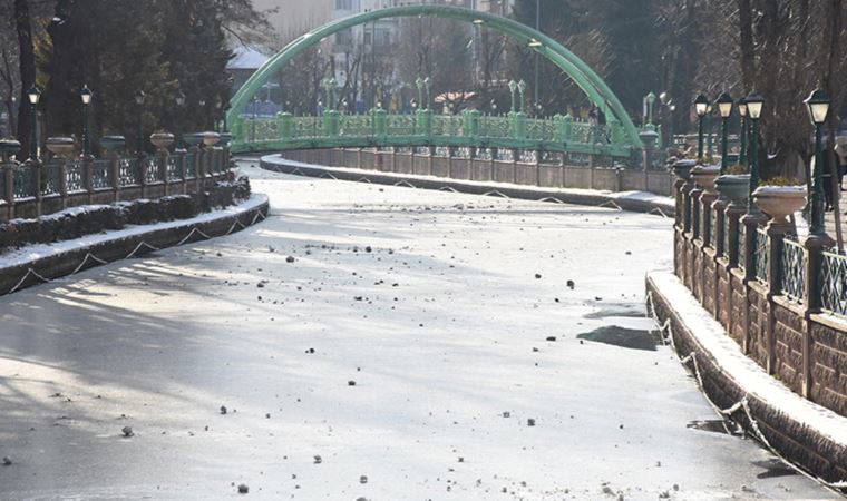Eskişehir Porsuk Çayı'nda 'buz' alarmı