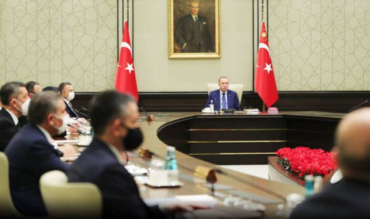 Bütün gözlerin çevrildiği kabine toplantısı başladı
