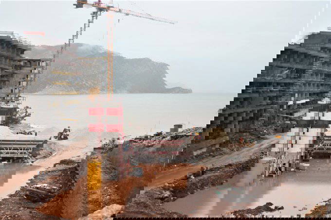 Marmaris'in cennet gibi koyuna 'hançer' saplandı