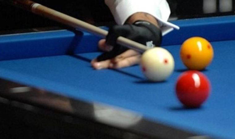 Bilardo salonuna baskın: Haraç istediler, istekayla müşterileri darbettiler