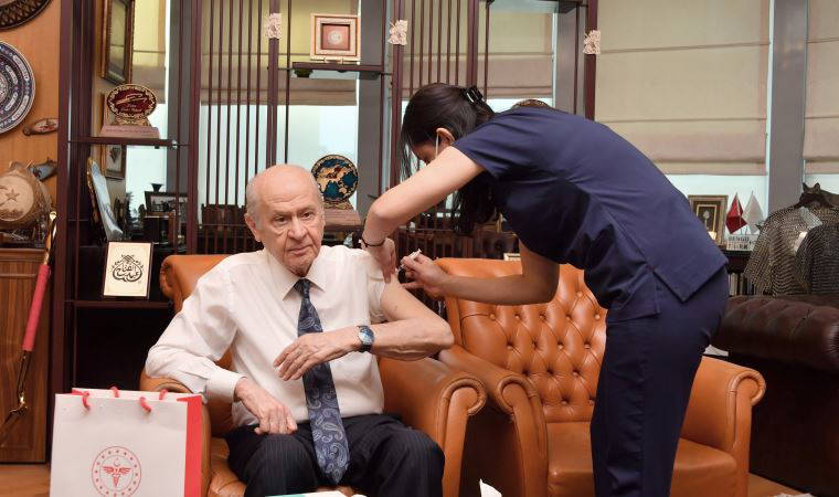 Bahçeli 'Turkovac' aşısı oldu
