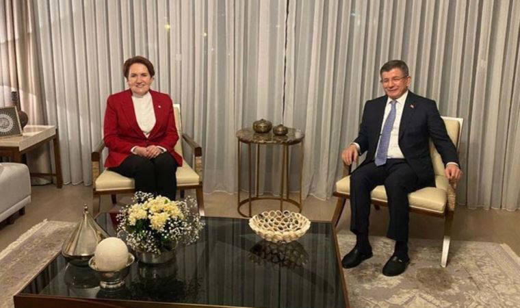 Akşener, Davutoğlu'nu evinde ziyaret etti