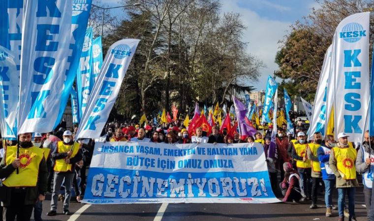 Memur ve emeklilerin yoksullukla mücadelesi: 'Ek iş yapıyoruz, tıkanmış noktadayız'