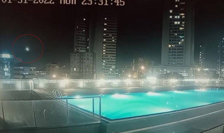 İstanbul semalarından süzülen göktaşı kameralara yansıdı