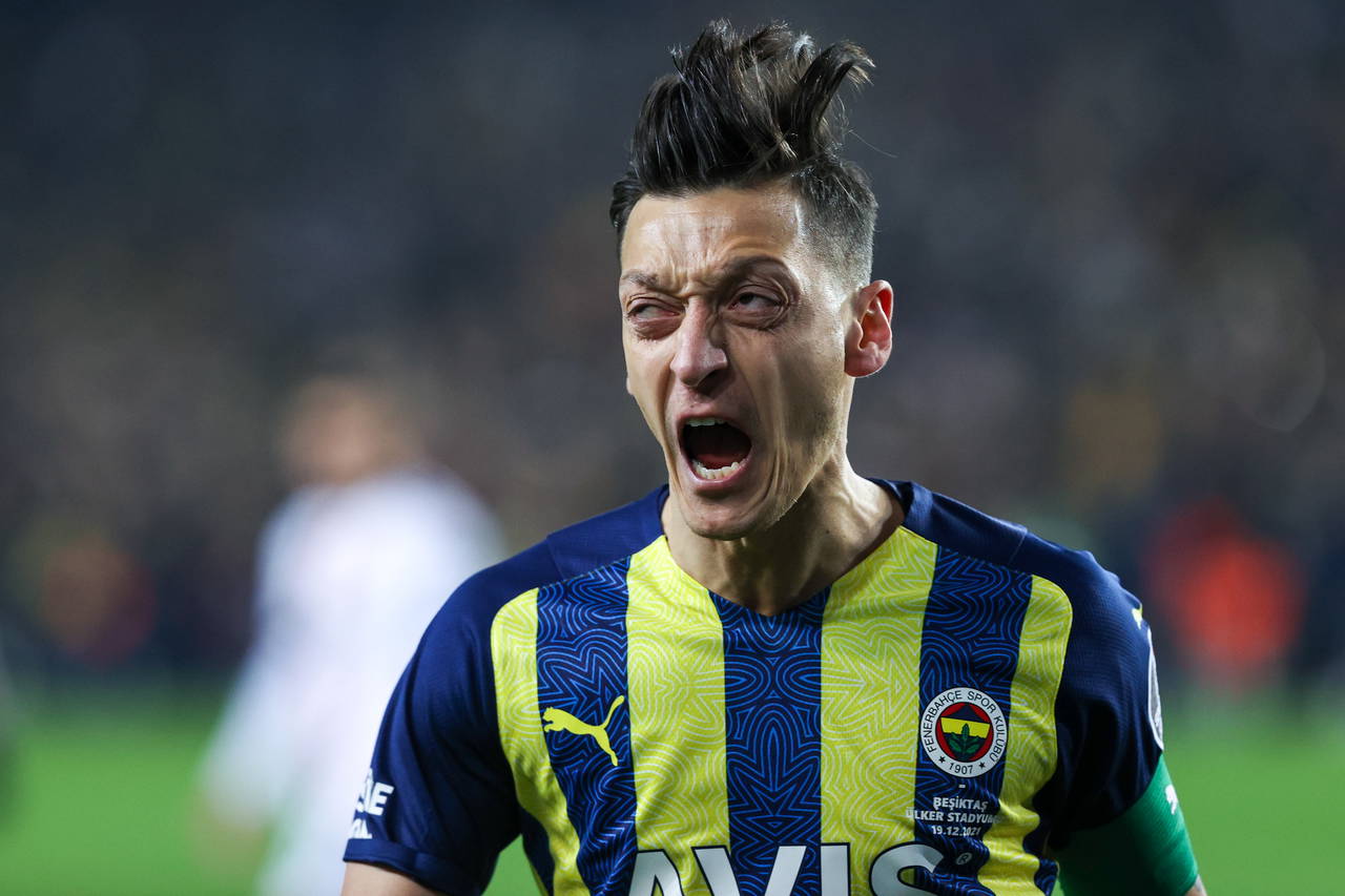Serdar Ali Çelikler: Mesut Özil'in Fenerbahçe ile ilişkisi bitti