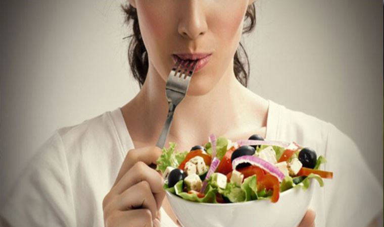 'Bu beslenme şekli hem kilo verdiriyor hem de ödem attırıyor'