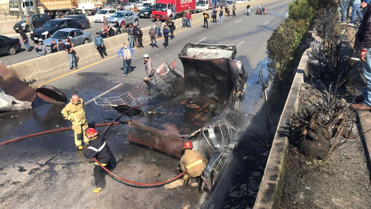 Beyrut’ta akaryakıt taşıyan kamyonda patlama