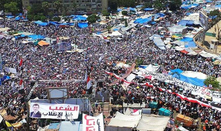 Nur Batur’un yeni kitabından: “Mısır’da seçim öncesi Ahmet Şerif bana ‘Türkiye’nin yaptığını hiçbir zaman unutmayacağım’ demişti”