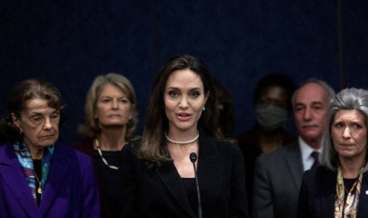 Angelina Jolie ve kızı Zahara'dan aile içi şiddet mağdurlarına destek