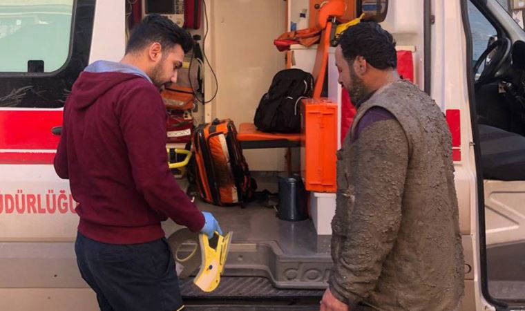 Türkiye bu işçiyi konuşuyor: Yaralı işçi üstü kirli diye ambulansa binmek istemedi