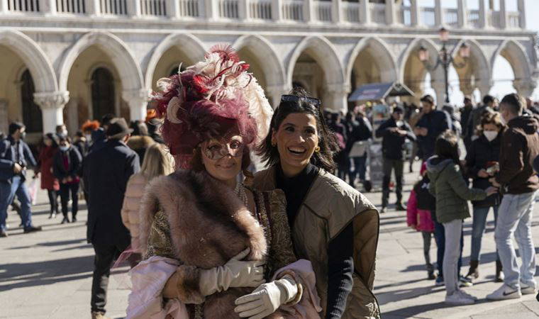 Tarihi Venedik Karnavalı başladı