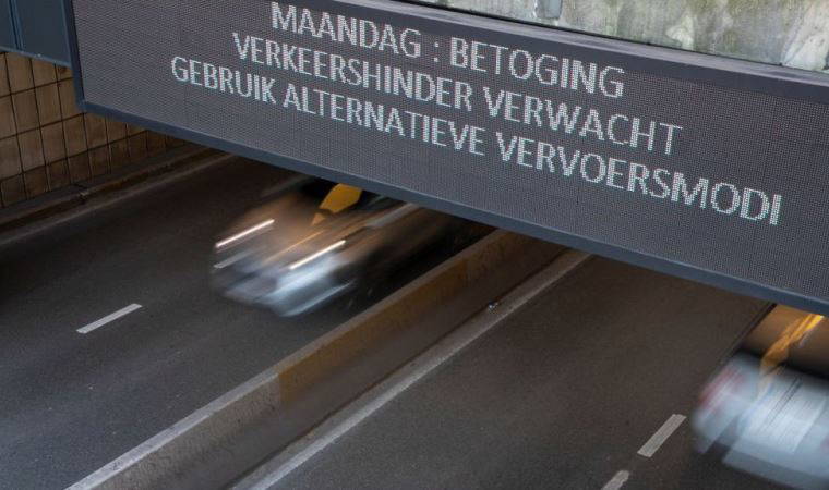 Belçika'da olağanüstüsü hal: Covid önlemlerini protesto eden yüzlerce araçlık konvoy Paris'ten Brüksel'e ilerliyor