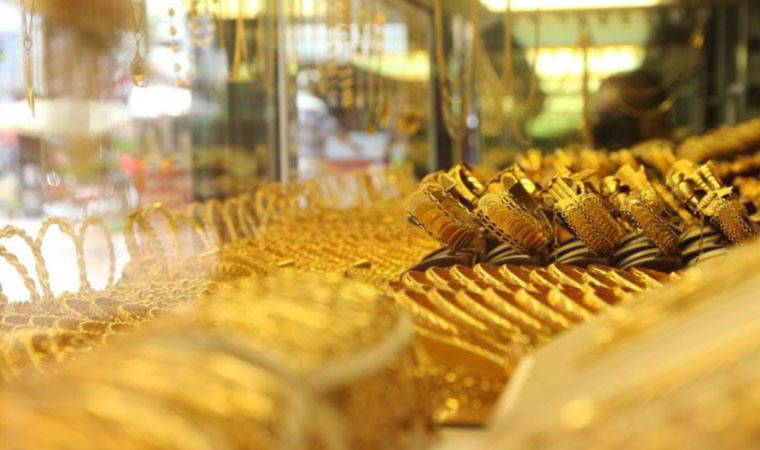 Sevgililer Günü kuyumcunun yüzünü güldürmedi