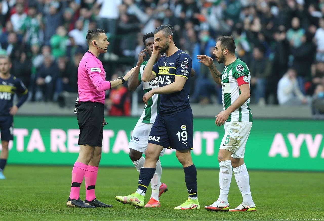 Fenerbahçe geçen sezonun gerisinde