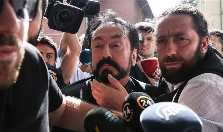 Adnan Oktar’ın grubuna üye isimler The Times'a konuştu