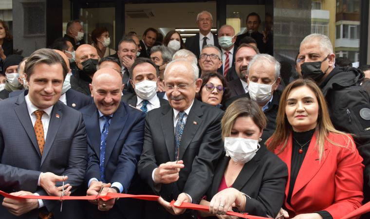 Kılıçdaroğlu, İzmir'de partisinin il binasının açılışını yaptı
