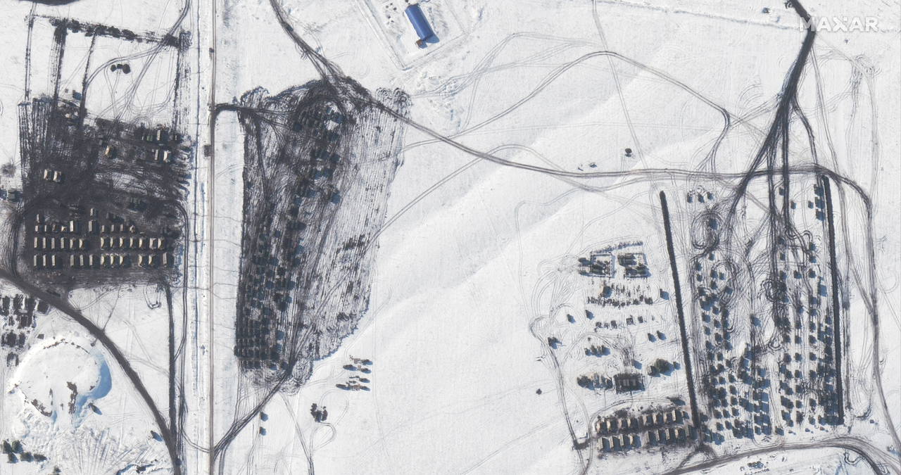 Uydu görüntüleri paylaşıldı: Ukrayna sınırında askeri hareketlilik