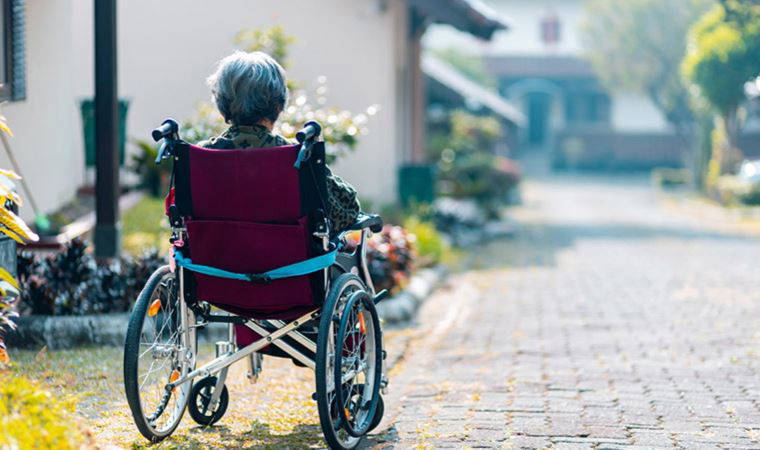 'Yalnızlık' demans riskini artırıyor