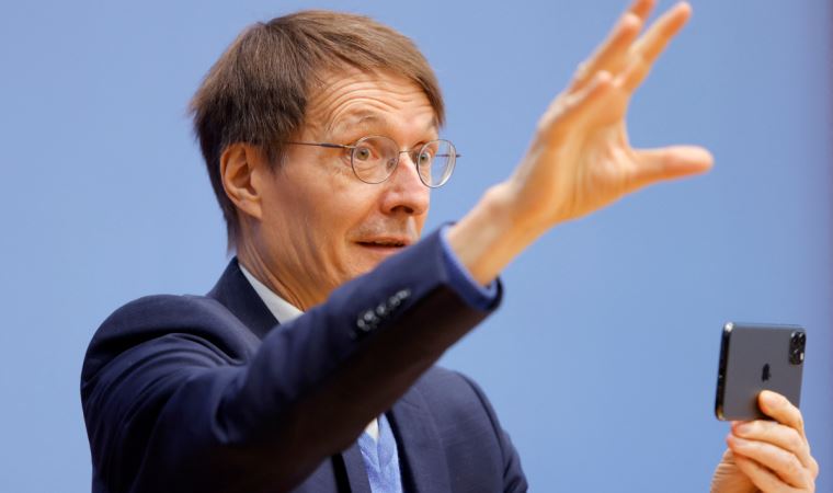 Almanya Sağlık Bakanı Lauterbach: 'Omicron dalgasında zirveyi geride bıraktık'