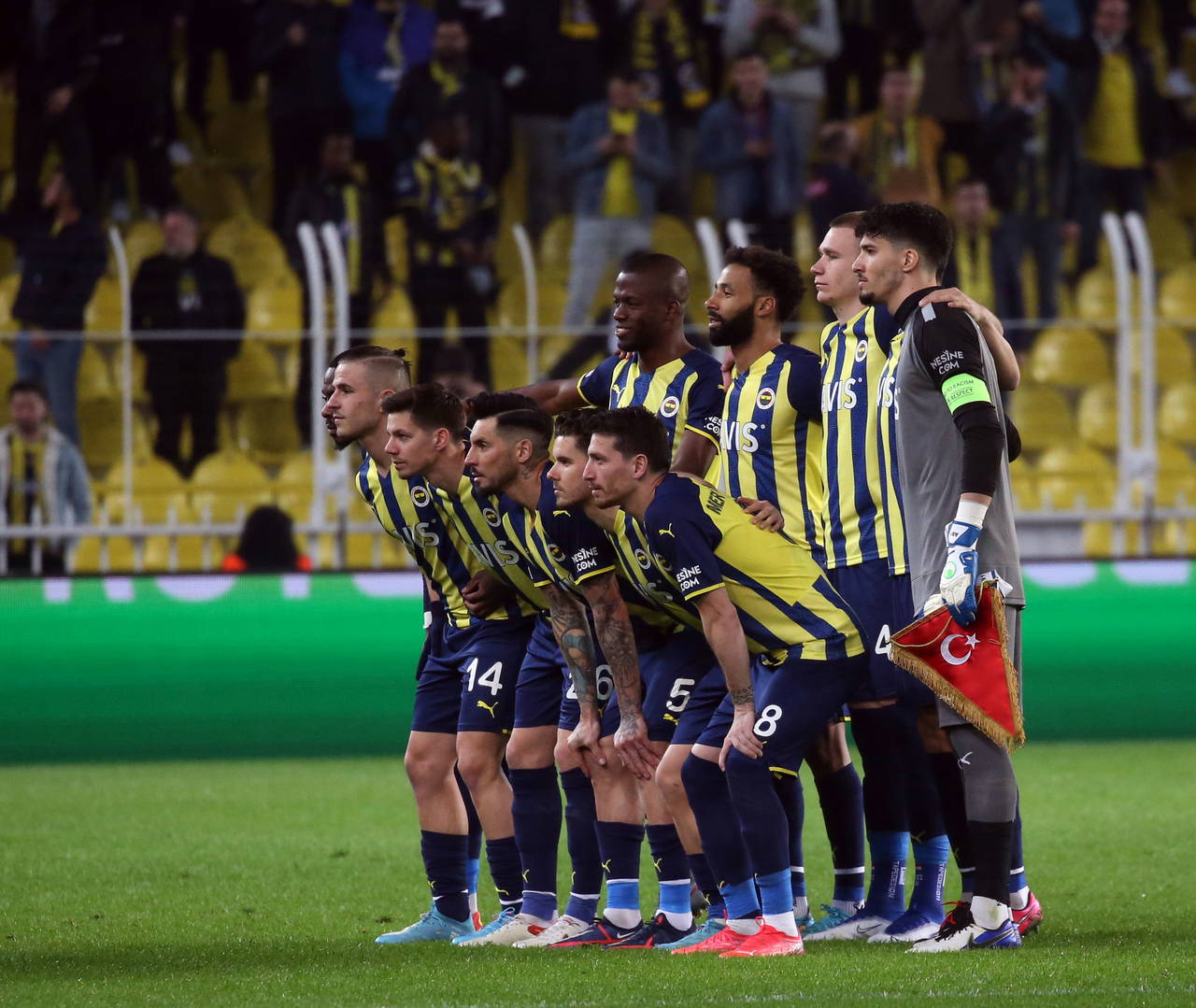 Fenerbahçe, tur umudunu Prag'a bıraktı! Fenerbahçe 2-3 Slavia Prag