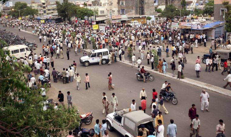 Hindistan mahkemesi 2008'deki ölümcül bombalama olaylarından sorumlu 38 kişiyi ölüm cezasına çarptırdı