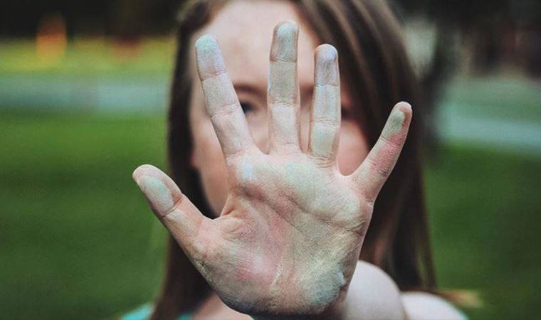 Hollanda'da genç kadınların üçte ikisi sokakta cinsel tacize uğruyor