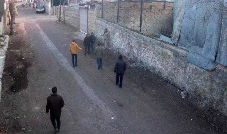 Site bekçisi, hamalı kurşun yağmuruna tuttu