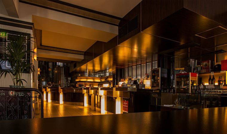 Avustralya'da bir restoran dövmeli ve abartılı mücevher kullanan müşterileri kabul etmiyor