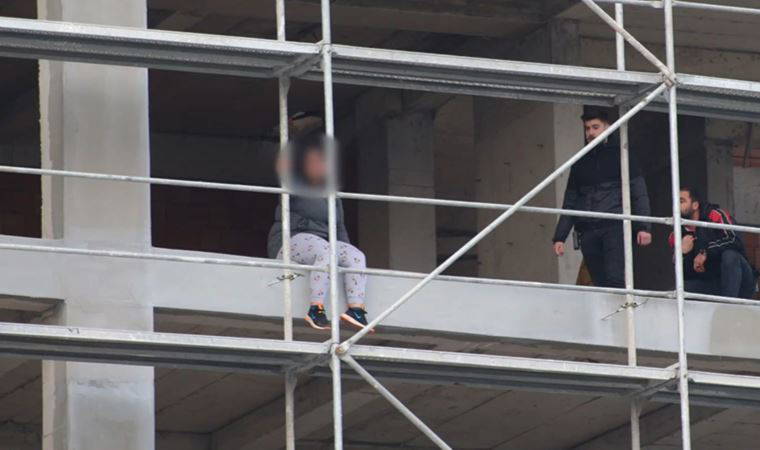 İşsiz kaldığı için intihar girişiminde bulunan çocuk gelişim uzmanını polis ikna etti