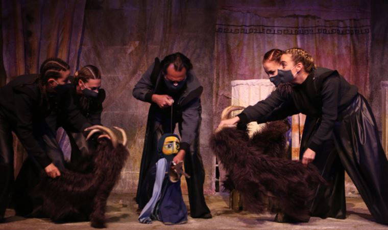 Kukla tiyatrosu Eskişehir'de seyirci ile buluştu