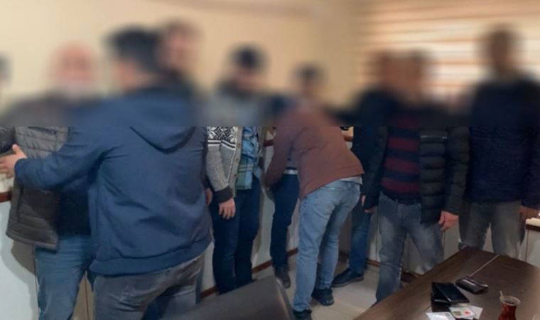 Sahte sikkeleri jandarmaya 400 bin dolara satmaya çalışırken yakalandılar