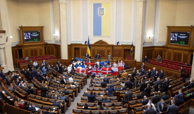 Ukrayna'dan vatandaşlarına silah izni