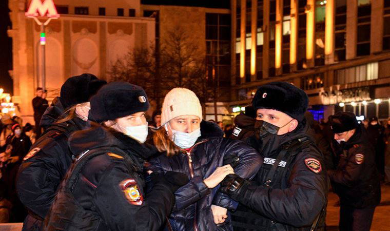 'Beni tutuklamayın, Putin'i tutuklayın'