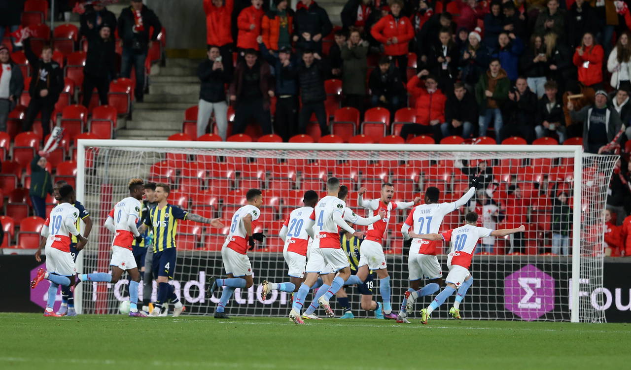 Fenerbahçe, Slavia Prag'a elendi! Slavia Prag 3-2 Fenerbahçe