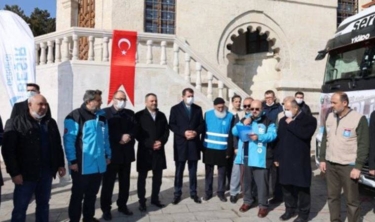 Sivas Valisi Ayhan'dan Menzil cemaatine övgüler