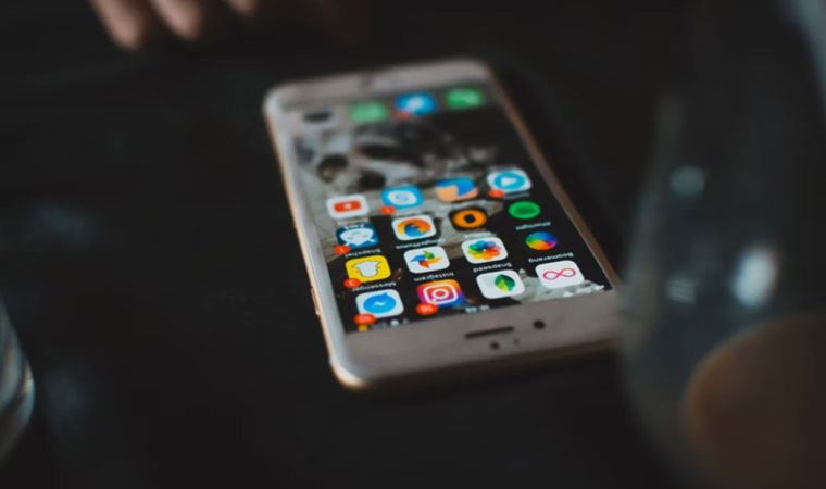 Vodafone, Turkcell ve Türk Telekom'dan Ukrayna’da yaşayan Türklere ücretsiz kullanım