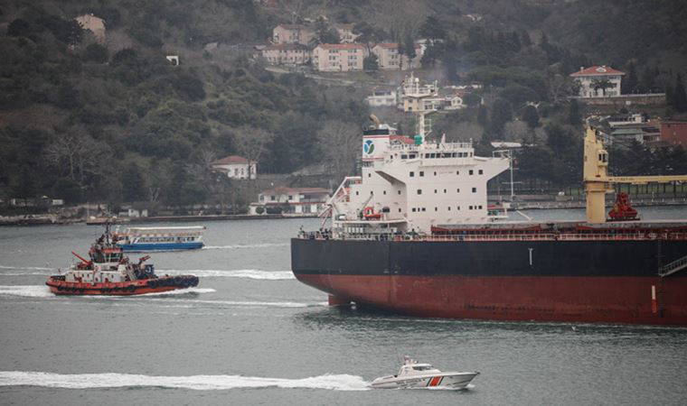 Odessa açıklarında vurulan Türk gemisi İstanbul Boğazı'na girdi
