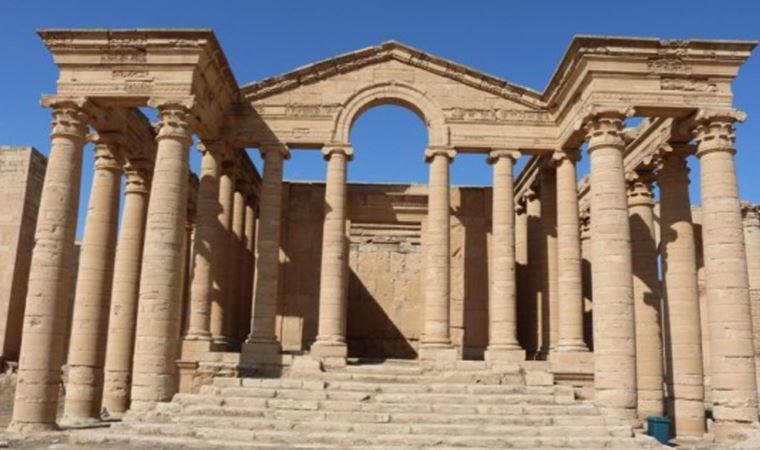 Irak: İslam Devleti'nin tahrip ettiği arkeolojik kazı alanında restorasyon sürüyor