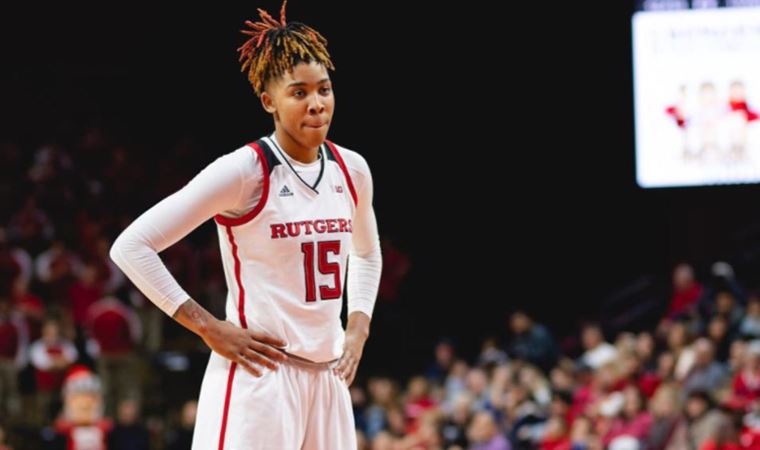 Urla Belediyespor’da Koç Hakan Yiğit ile oyuncu Caitlin Jenkins arasında arbede yaşandı