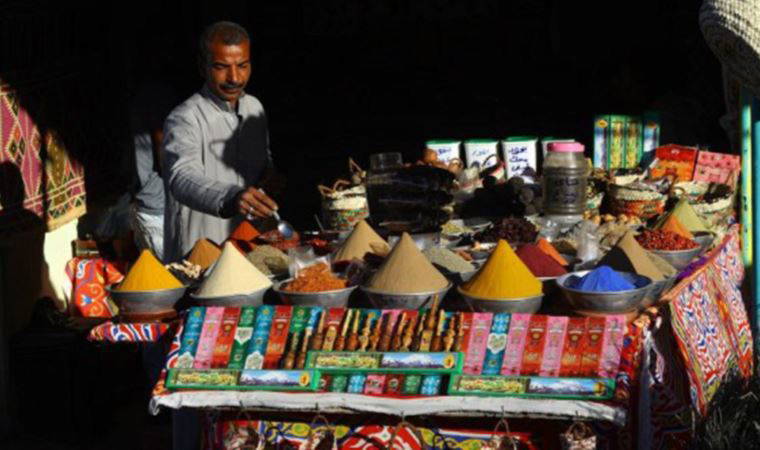 Mısır'da gökkuşağı baharatlarıyla lezzetin harikalar diyarı
