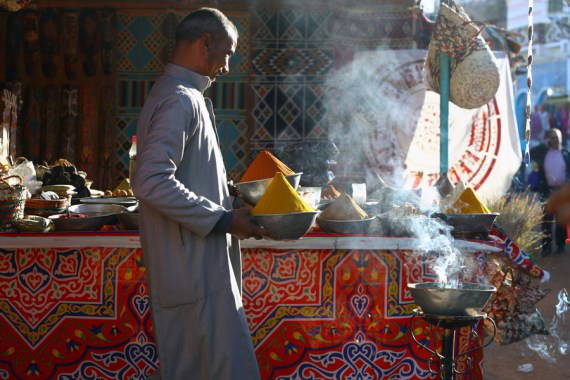 Mısır'da gökkuşağı baharatlarıyla lezzetin harikalar diyarı