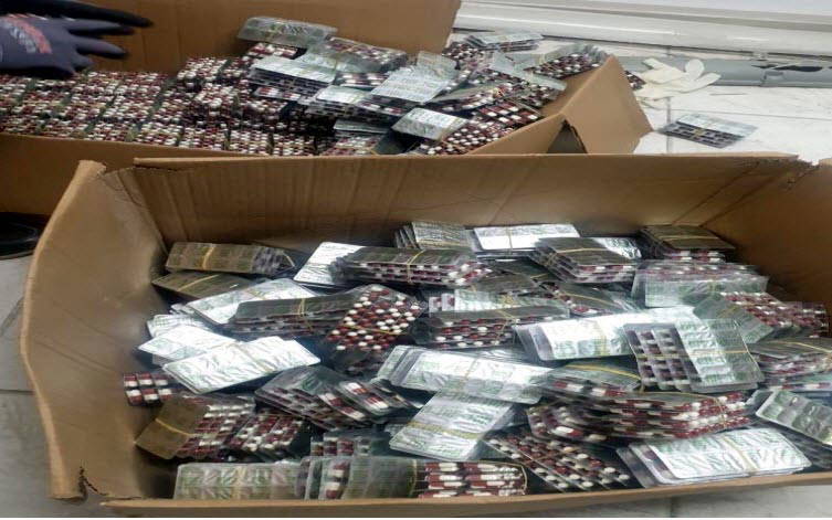 İzmir'de 'sentetik ecza' operasyonunda 5 tutuklama