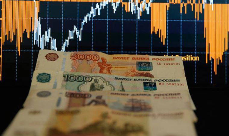 Son dakika: Rus rublesi dolar karşısında eridi