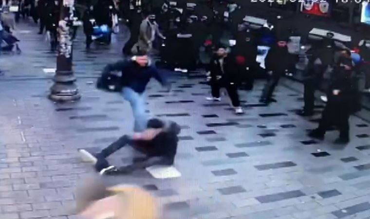 İstiklal Caddesi'nde parfümcü terörü: Turisti tekmeleyip başında şişe parçaladılar
