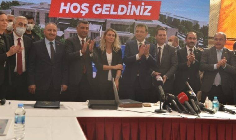 CHP'li belediyelerin okul protokol törenine katılan Milli Eğitim Müdürü görevden alındı!