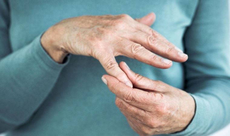 Uzmanı uyardı: 'El kireçlenmesinde en önemli risk faktörleri obezite ve yaş'