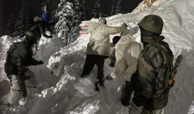 Hindistan’da çığ: 7 asker öldü