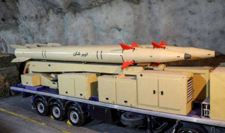 İran menzili 1.450 kilometreye varan yeni bir füze üretti