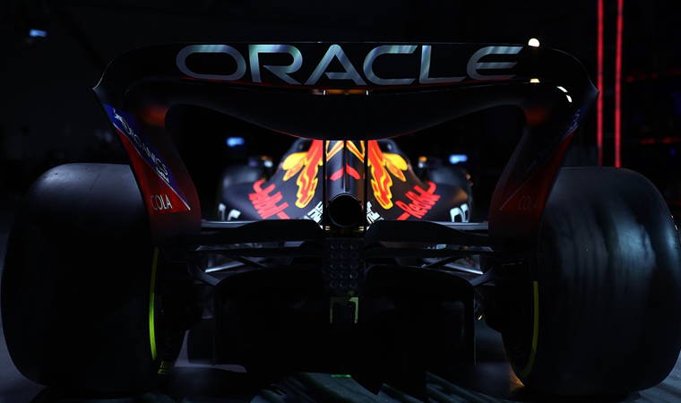 Red Bull Racing 2022 yılında kullanacağı RB 18'i tanıttı